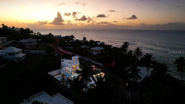 296 BRAVOS DE BOSTON, Vieques, PR 00765