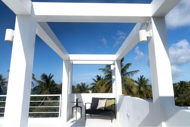 296 BRAVOS DE BOSTON, Vieques, PR 00765