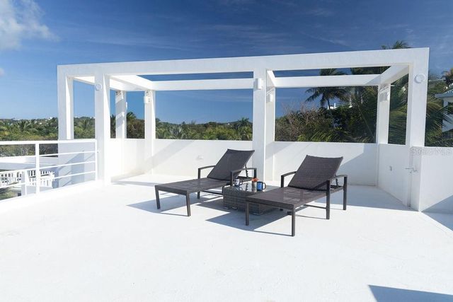 296 BRAVOS DE BOSTON, Vieques, PR 00765