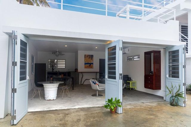 296 BRAVOS DE BOSTON, Vieques, PR 00765