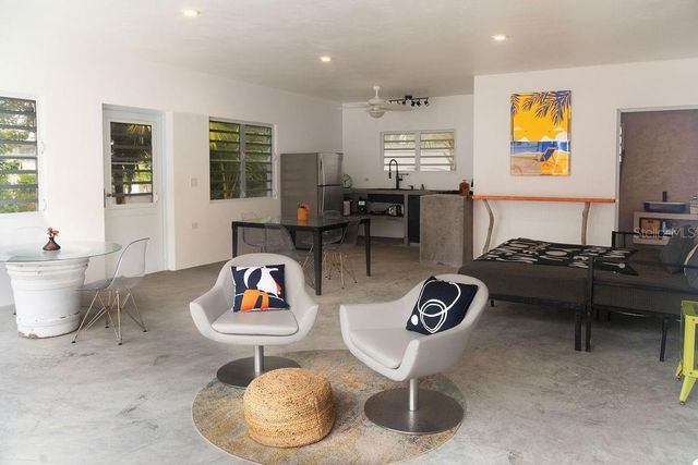 296 BRAVOS DE BOSTON, Vieques, PR 00765