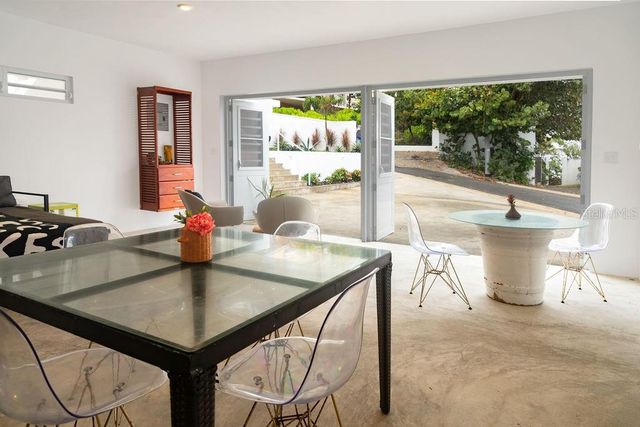 296 BRAVOS DE BOSTON, Vieques, PR 00765