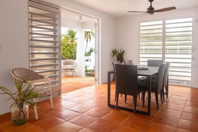 296 BRAVOS DE BOSTON, Vieques, PR 00765