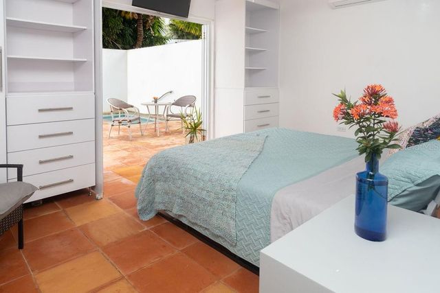 296 BRAVOS DE BOSTON, Vieques, PR 00765