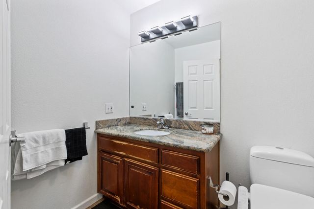 2000 Nita Alexander Ct, Modesto, CA 95358