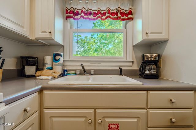 351 Woodridge Way, Pigeon Forge, TN 37863