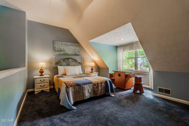 351 Woodridge Way, Pigeon Forge, TN 37863