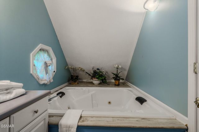 351 Woodridge Way, Pigeon Forge, TN 37863