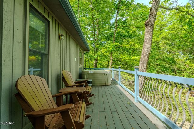351 Woodridge Way, Pigeon Forge, TN 37863
