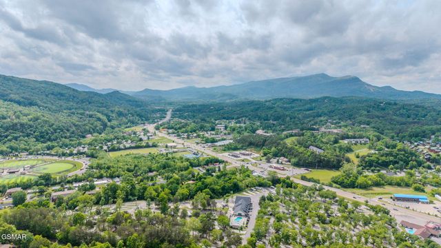 351 Woodridge Way, Pigeon Forge, TN 37863