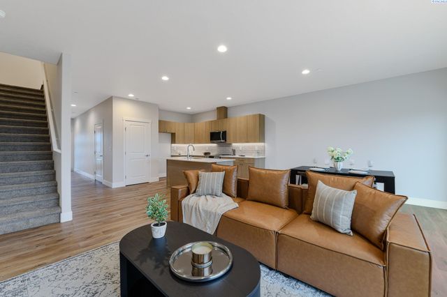 4533 Road 114, Pasco, WA 99301