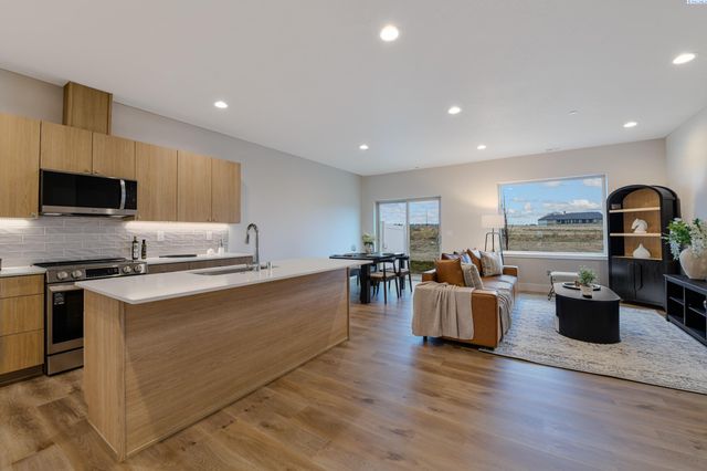 4533 Road 114, Pasco, WA 99301