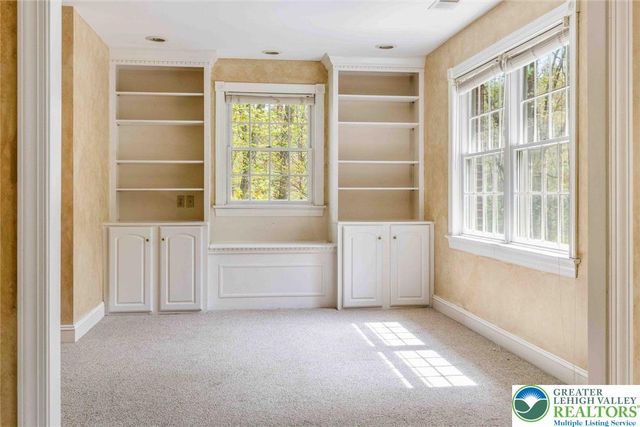 5572 Northwood Drive, Upper Saucon Twp, PA 18034