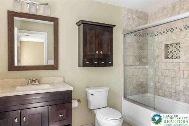 5572 Northwood Drive, Upper Saucon Twp, PA 18034