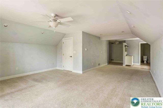 5572 Northwood Drive, Upper Saucon Twp, PA 18034