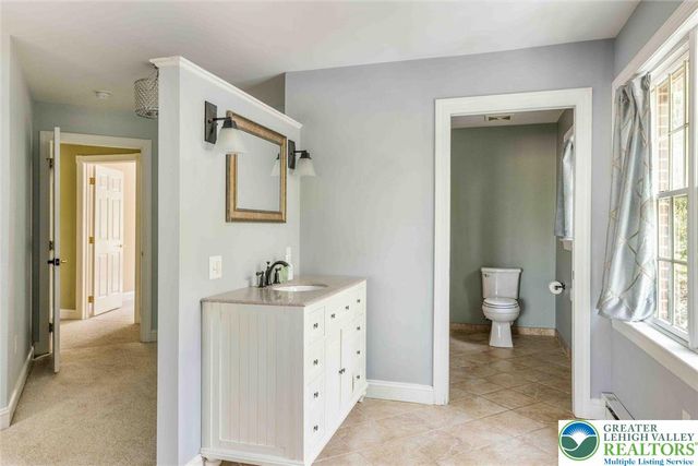 5572 Northwood Drive, Upper Saucon Twp, PA 18034