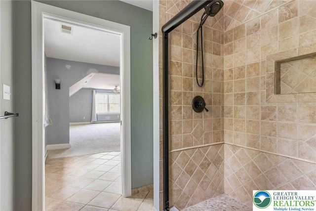 5572 Northwood Drive, Upper Saucon Twp, PA 18034