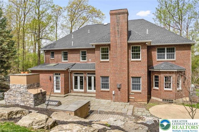 5572 Northwood Drive, Upper Saucon Twp, PA 18034