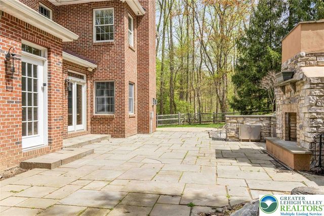 5572 Northwood Drive, Upper Saucon Twp, PA 18034