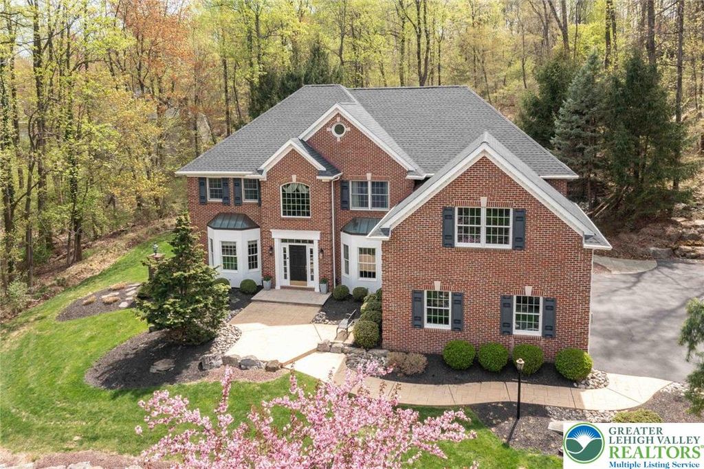 5572 Northwood Drive, Upper Saucon Twp, PA 18034