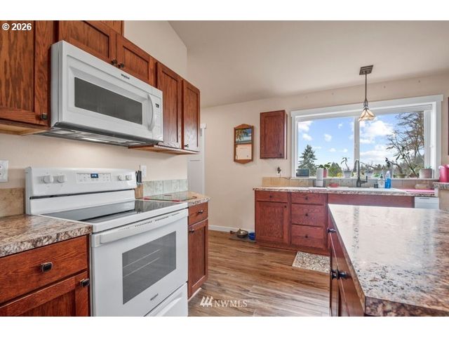 189 TROUT LAKES Rd, Castle Rock, WA 98611