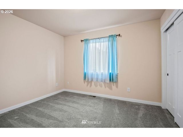 189 TROUT LAKES Rd, Castle Rock, WA 98611