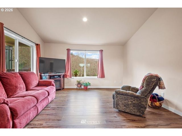 189 TROUT LAKES Rd, Castle Rock, WA 98611