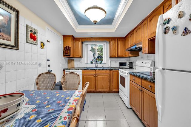 1965 S Ocean Blvd Apt 203, Lauderdale By The Sea, FL 33062