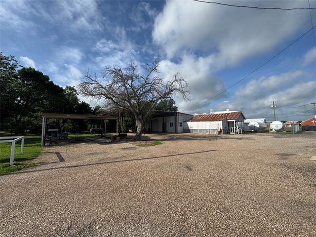7115 Golinda Drive, Golinda, TX 76632