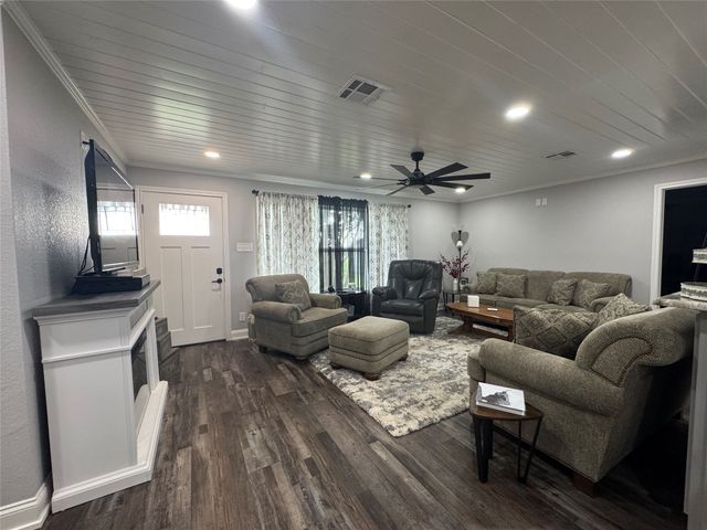 7115 Golinda Drive, Golinda, TX 76632