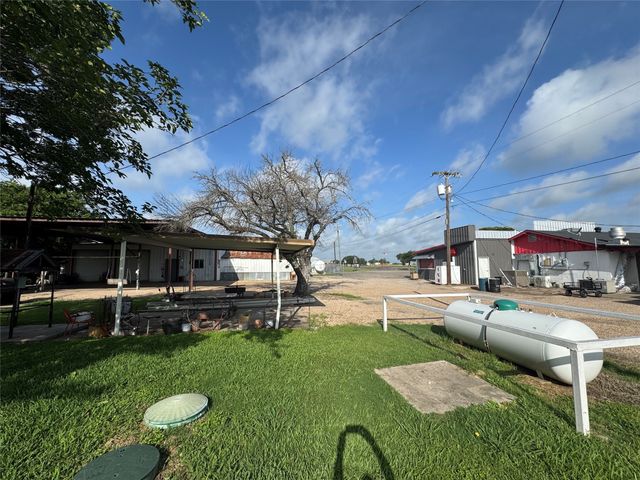 7115 Golinda Drive, Golinda, TX 76632