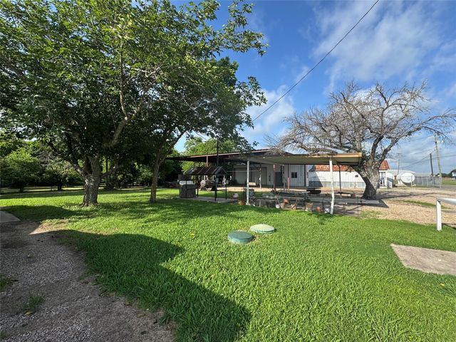 7115 Golinda Drive, Golinda, TX 76632