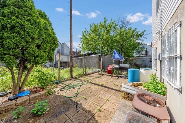 44 Hudson St, Newark City, NJ 07103