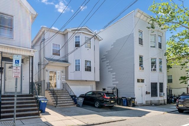 44 Hudson St, Newark City, NJ 07103