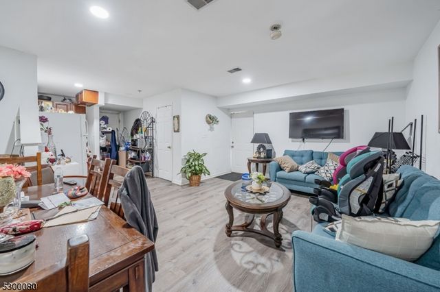 44 Hudson St, Newark City, NJ 07103