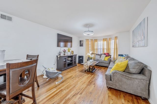 44 Hudson St, Newark City, NJ 07103