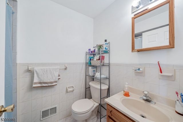 44 Hudson St, Newark City, NJ 07103