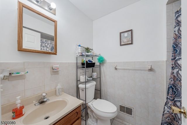 44 Hudson St, Newark City, NJ 07103