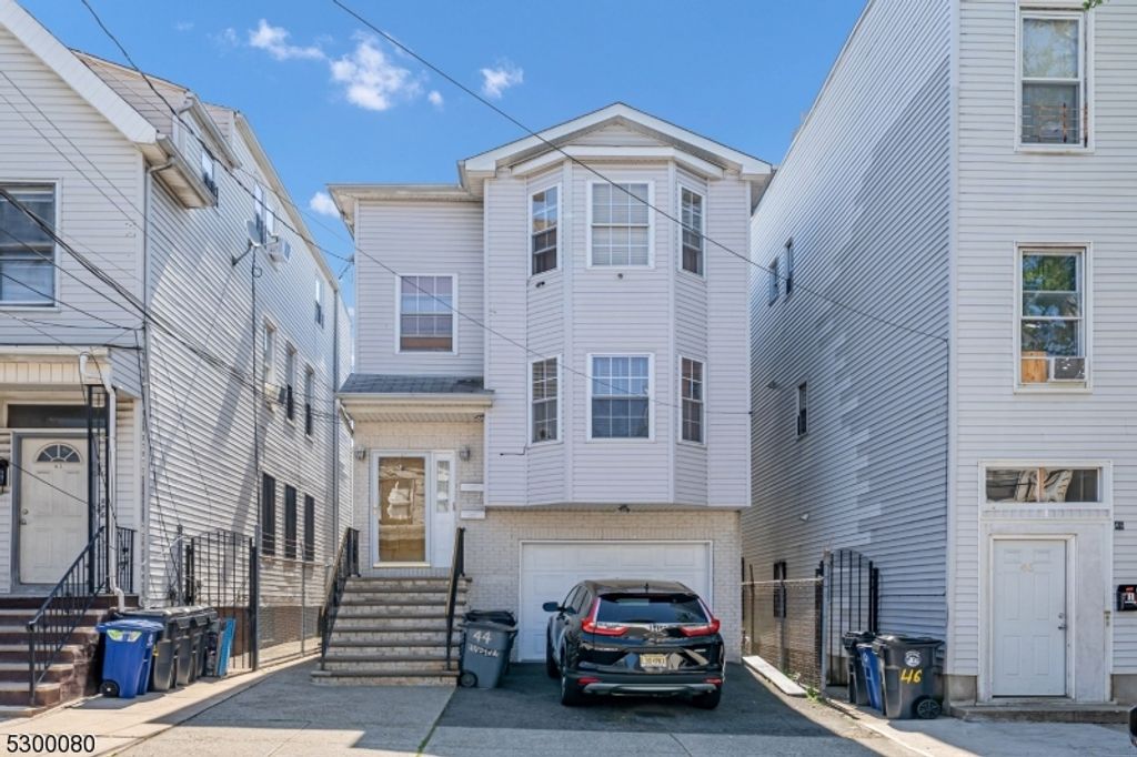 44 Hudson St, Newark City, NJ 07103