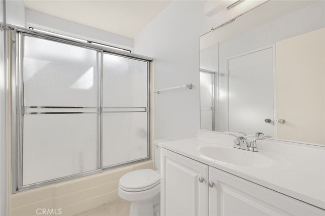 22127 Burbank 7, Los Angeles, CA 91367