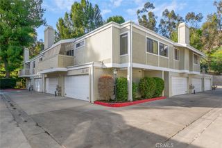22127 Burbank 7, Los Angeles, CA 91367
