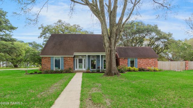 112 Heritage Drive, Youngsville, LA 70592