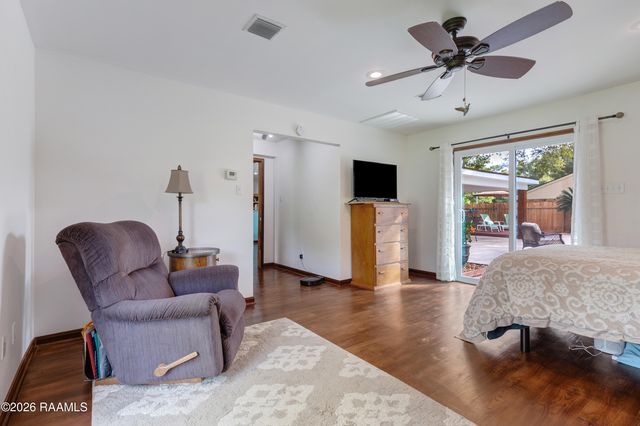 112 Heritage Drive, Youngsville, LA 70592