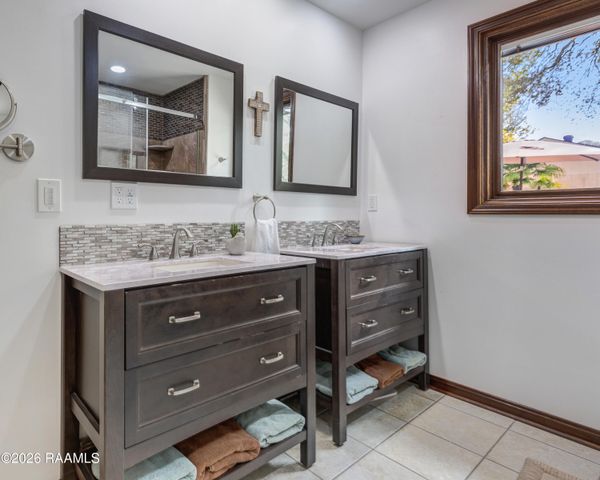 112 Heritage Drive, Youngsville, LA 70592