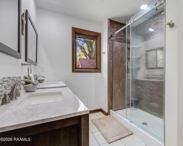 112 Heritage Drive, Youngsville, LA 70592