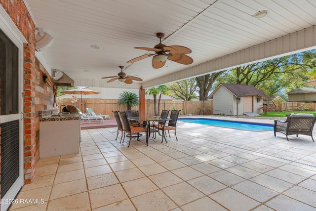 112 Heritage Drive, Youngsville, LA 70592