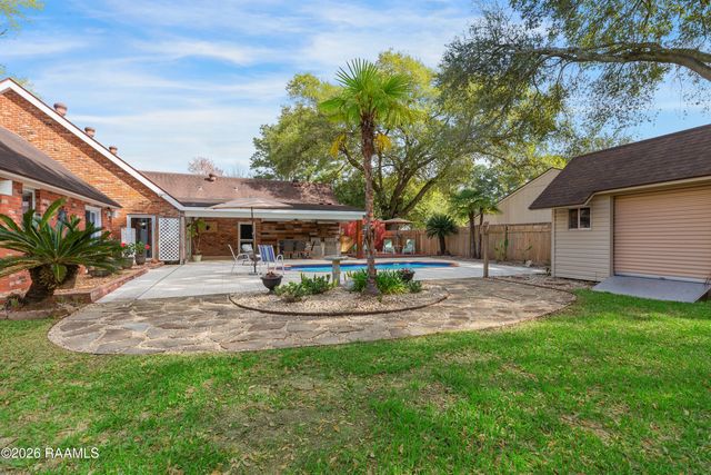 112 Heritage Drive, Youngsville, LA 70592