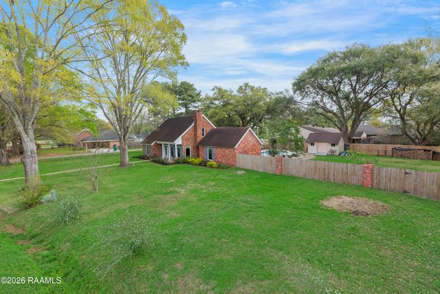 112 Heritage Drive, Youngsville, LA 70592