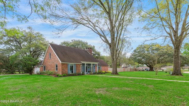 112 Heritage Drive, Youngsville, LA 70592