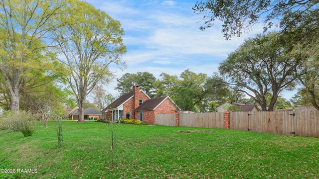 112 Heritage Drive, Youngsville, LA 70592